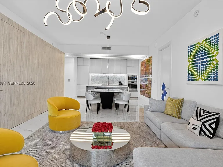 5775 Collins Ave #405 — Photo 10