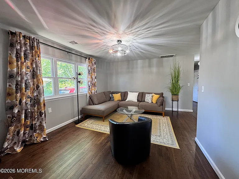 8 Palm Springs Ct — Photo 4