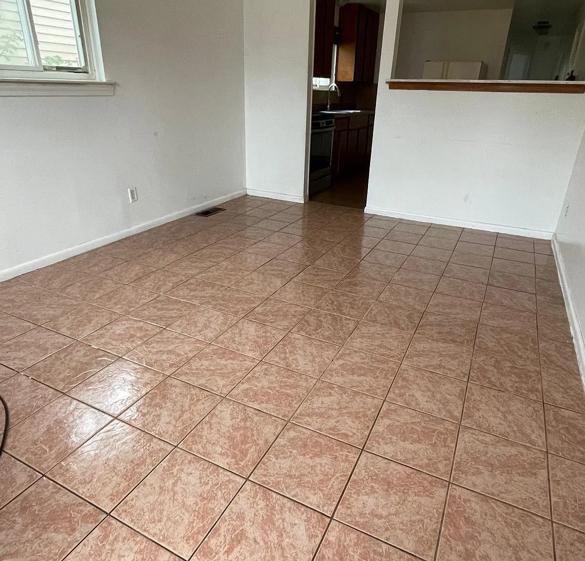 3 bed, 856 sqft, $1,450 — Photo 1