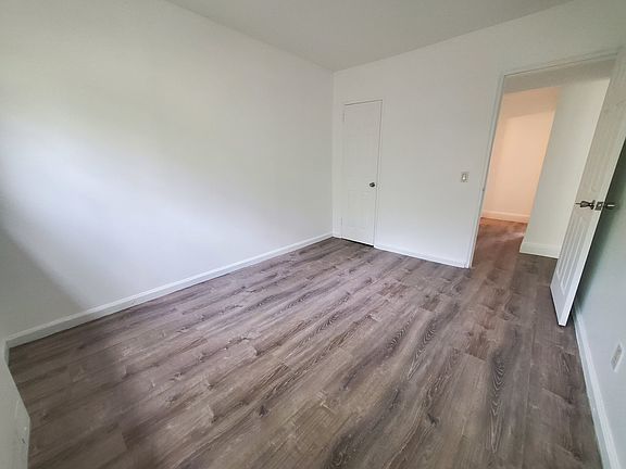 5th image of 11 Bedford Ave Unit 2