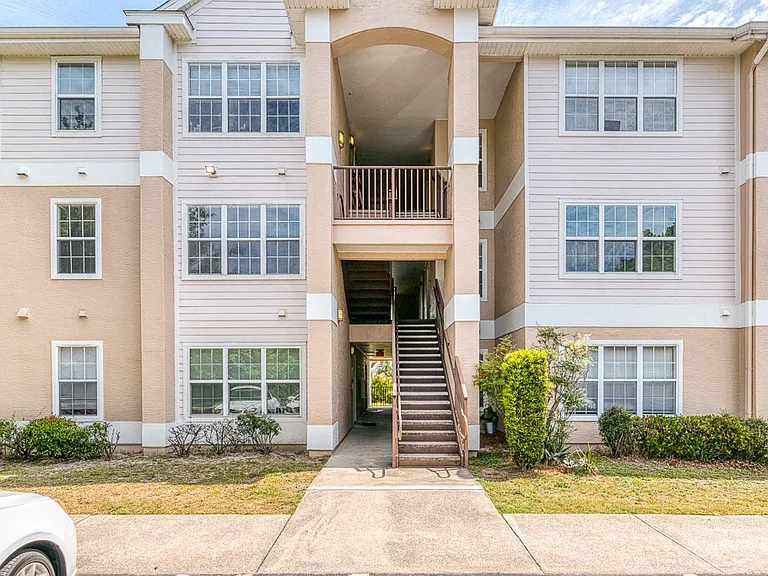 Siena Gardens Apartments — Photo 6