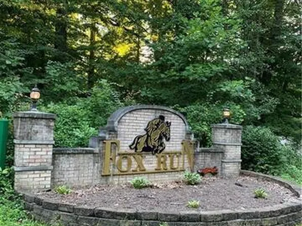1308 E Fox Run Dr, Martinsville, IN 46151
