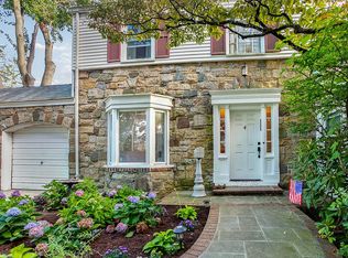 4 William Penn Rd, Great Neck, NY 11023