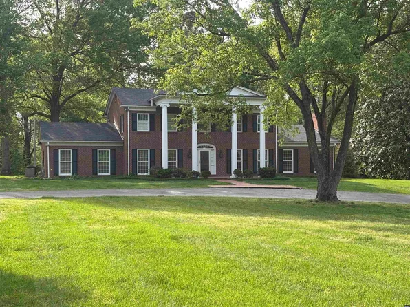 2002 Magnolia Dr, Fulton, KY 42041