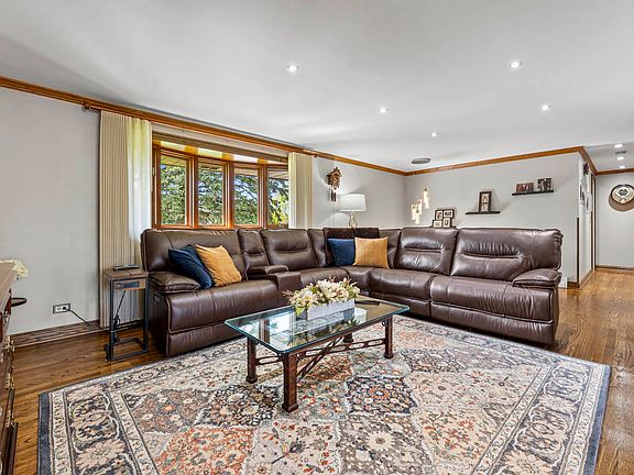4th image of 1214 Milton Ln