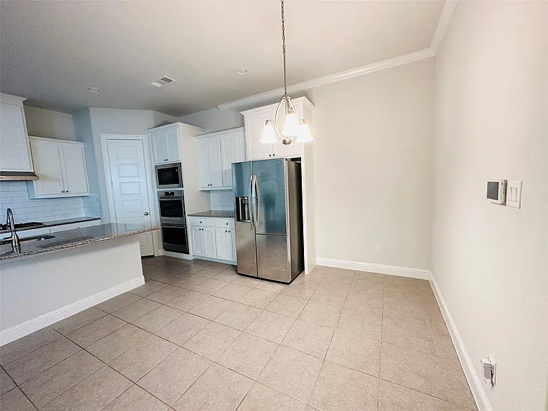 806 Davids Way — Photo 9