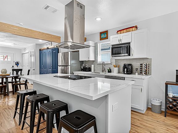5th image of 1602 Luzon St