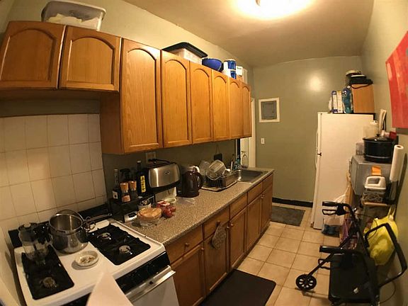 3rd image of 429 Fairmount Ave APT 102