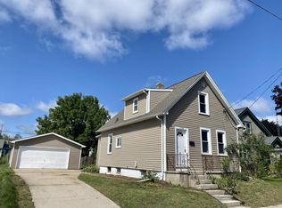 1138 S 22nd St, Manitowoc, WI 54220