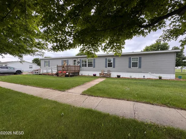 2210 10th Ave SW, Watertown, SD 57201