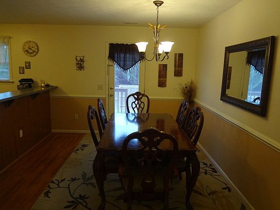 5th image of 410 Freedom Ct