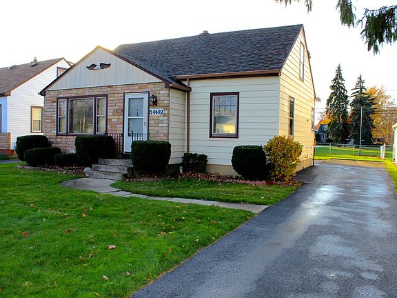 2nd image of 4602 Chapman Pkwy