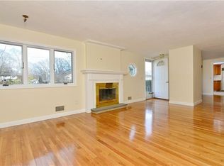 53 Oberlin Dr, Warwick, RI 02886
