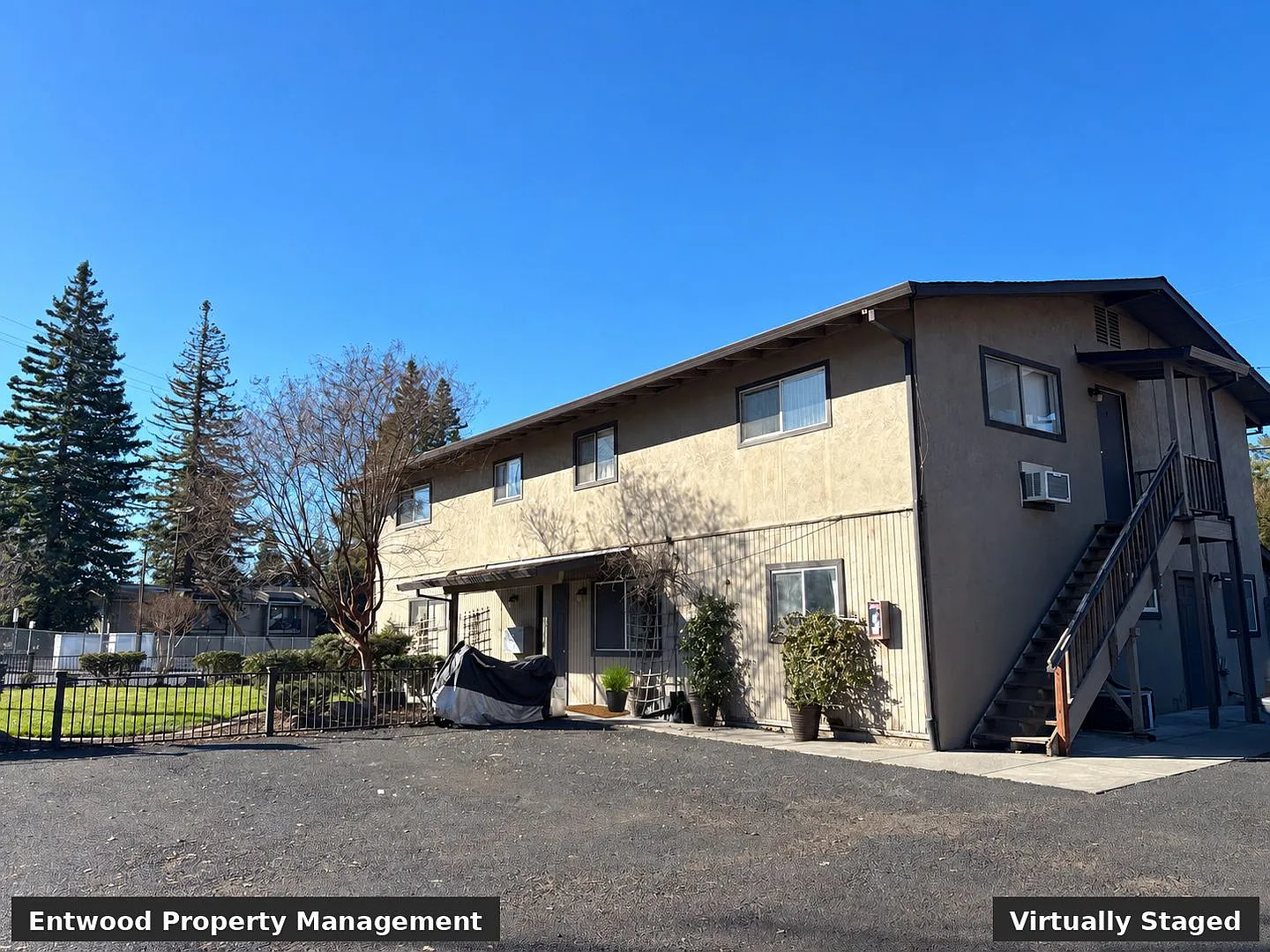 0784 - 846 W Sacramento Ave — Photo 2