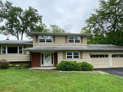16 W Ventnor Dr, Edison, NJ, 08820