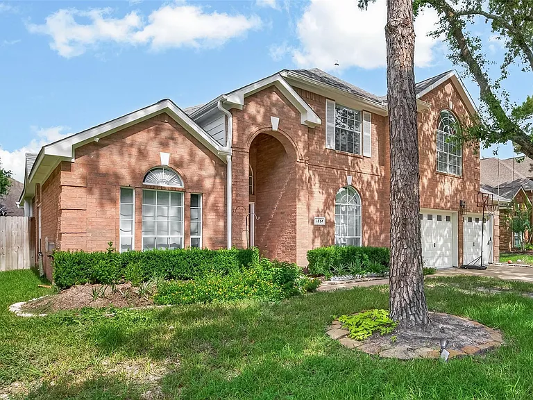 6514 Kings Summit Dr — Photo 3