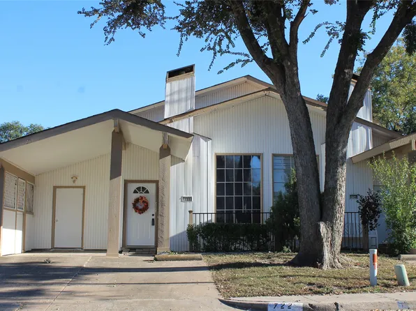 722 Intrepid Dr, Garland, TX 75043