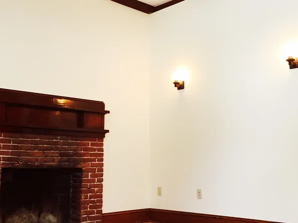 411 Colchester Ave