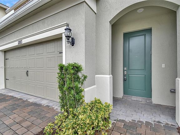 2nd image of 1283 Eucalyptus Dr #1283