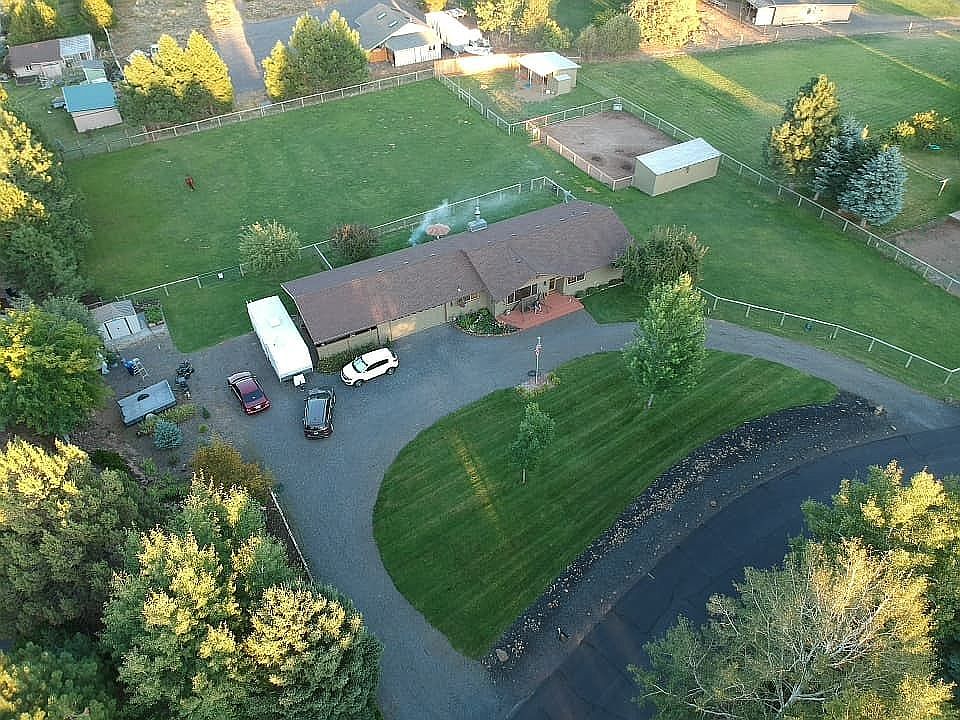 2nd image of 61760 Arrow Ave