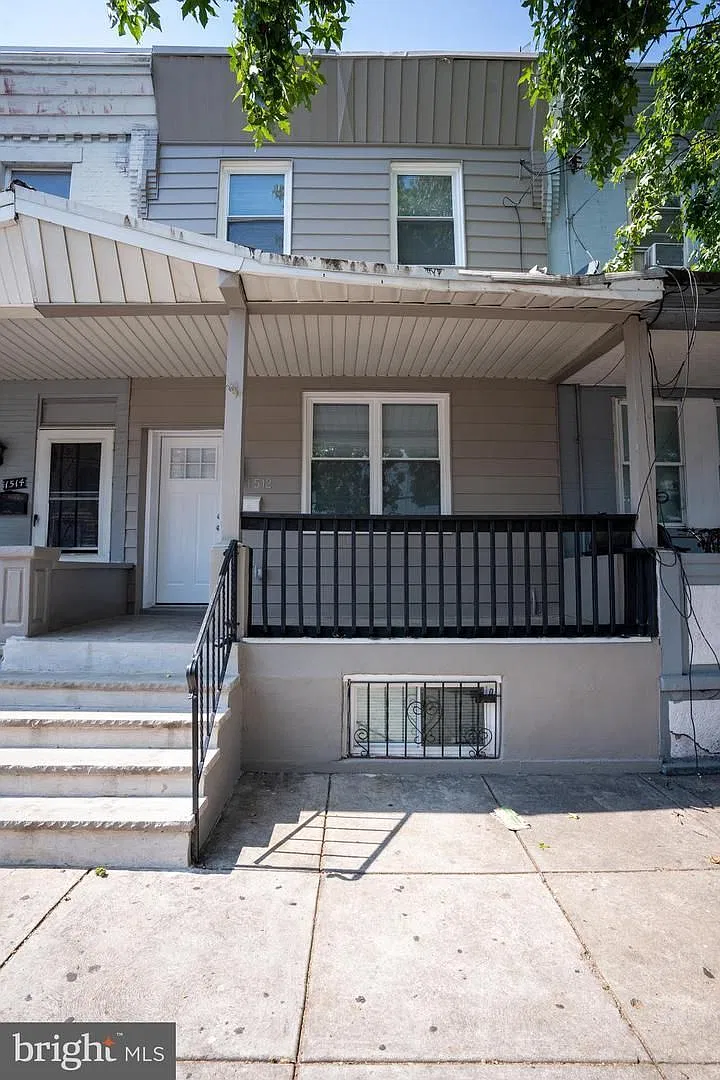 Large 3 bedroom with powder room on 1st fl — Photo 1
