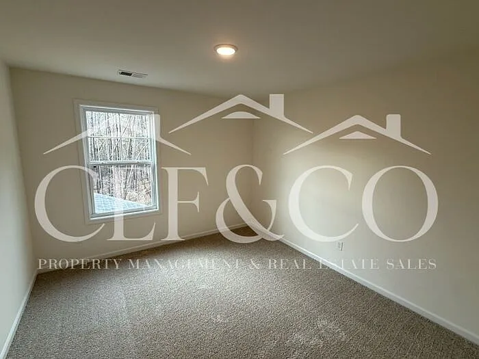 1119 Silverbend Trl — Photo 12