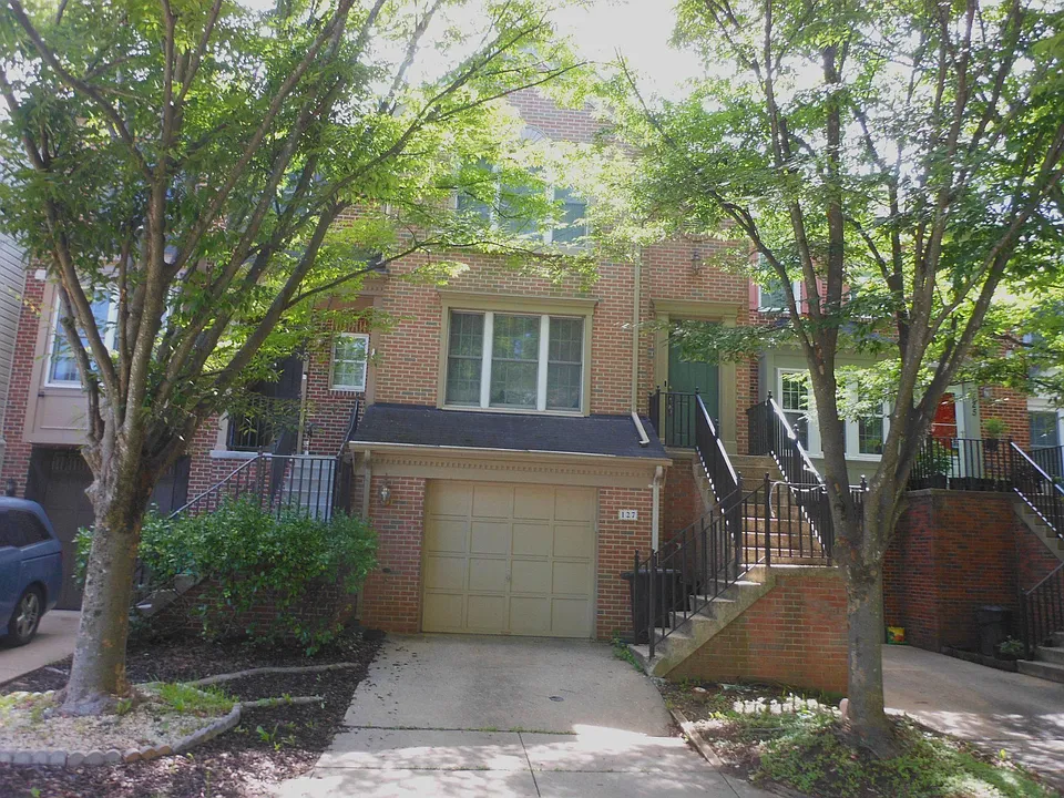 127 Swarthmore Ave