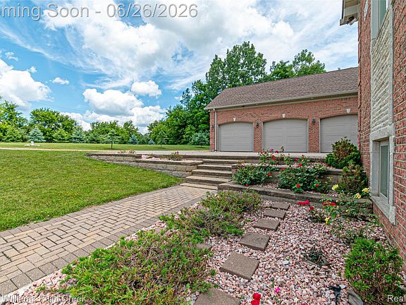 4th image of 2400 Inwood Rd