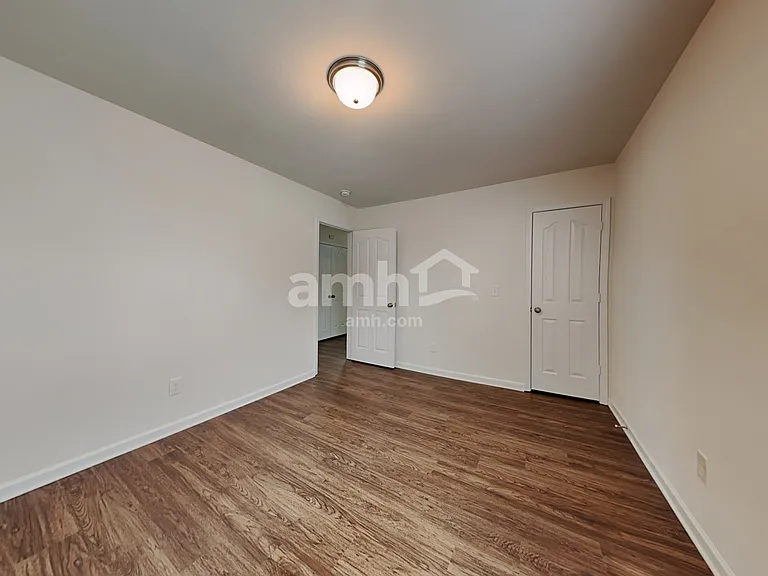 1882 Woodstone Dr — Photo 18