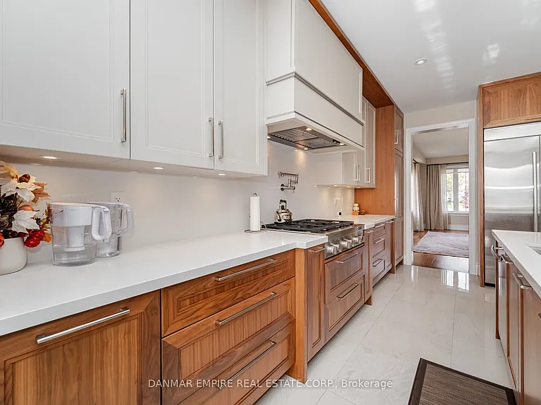 2118 Vineland Cres — Photo 15