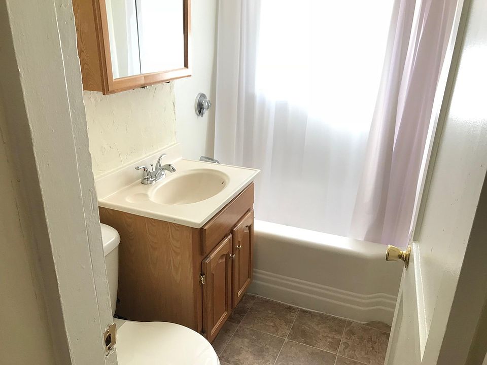 2nd image of 364 Riverway