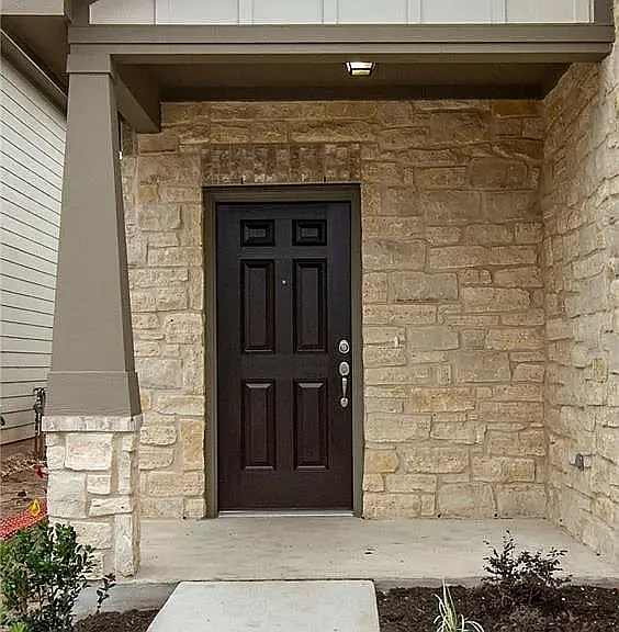 9205 Gynerium Dr — Photo 2