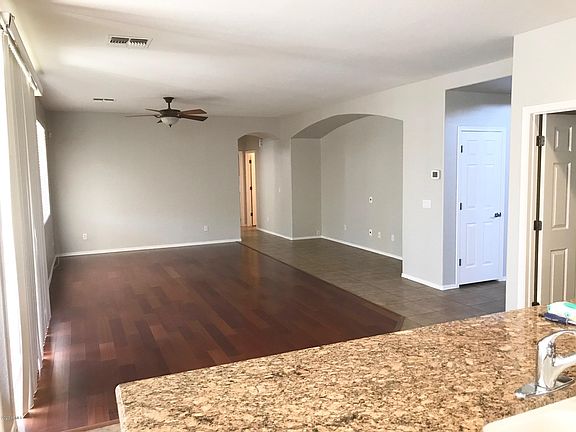 4th image of 247 W Swan Dr