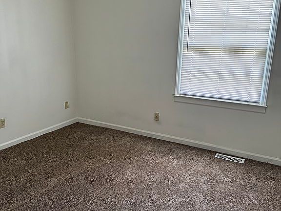 3rd image of 3815 S Mendenhall