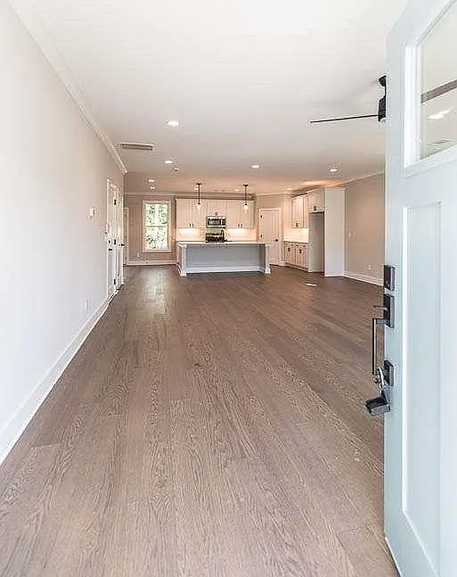 4 bed, 3.5 bath, 2508 sqft, $3,700 — Photo 2