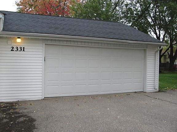 3rd image of 2331 Bradford Dr