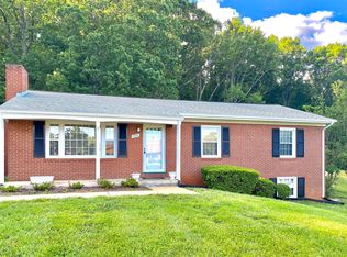 1207 W Hill Dr, Bedford, VA 24523