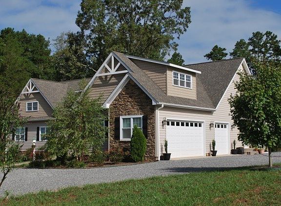 2nd image of 83 Lawsons Dr