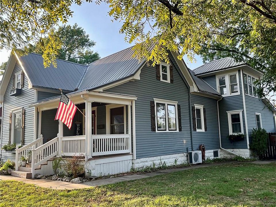 1st image of 920 Brown Ave