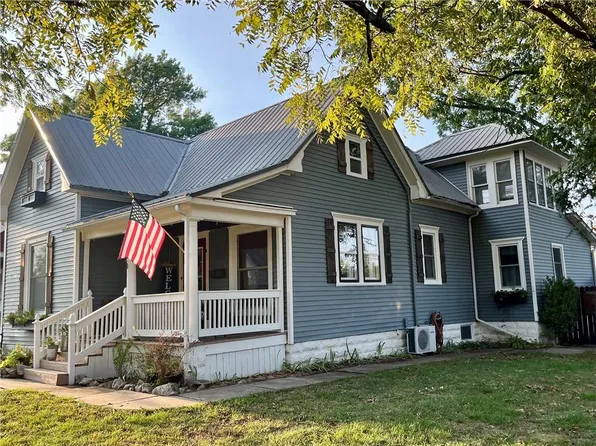 920 Brown Ave, Osawatomie, KS 66064