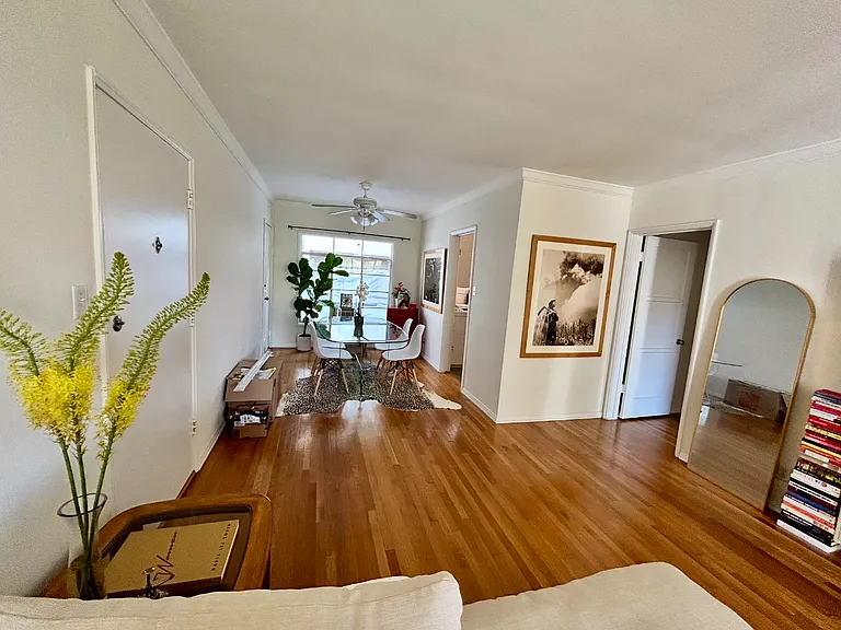 925 N Sweetzer Ave — Photo 10