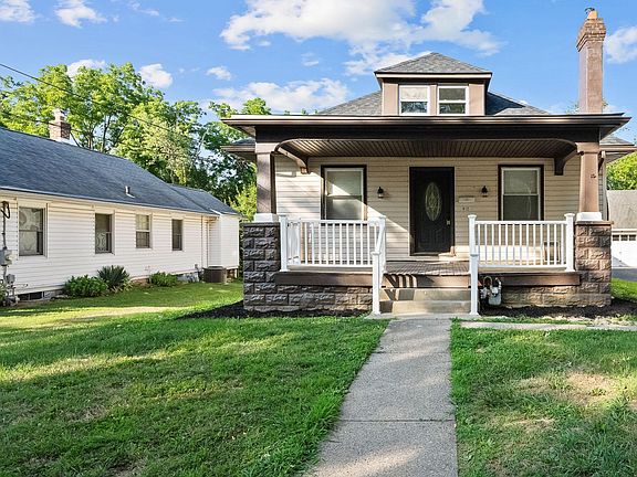 2nd image of 912 Agnes Ave