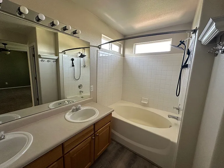 4157 Knollvale Dr — Photo 14