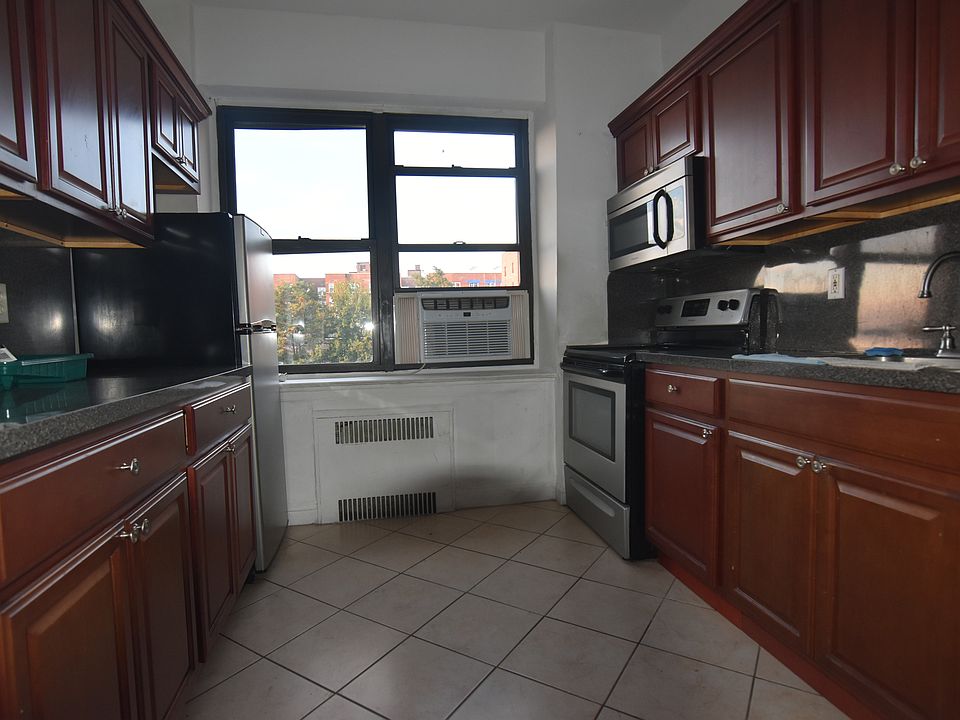 2nd image of 130 Bay Ridge Pkwy APT 5