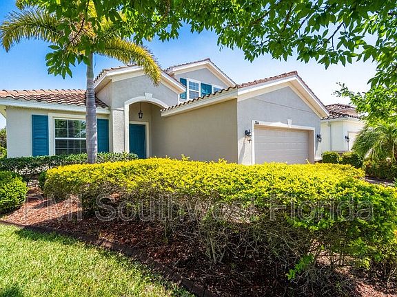 3rd image of 2844 Esmeralda Dr