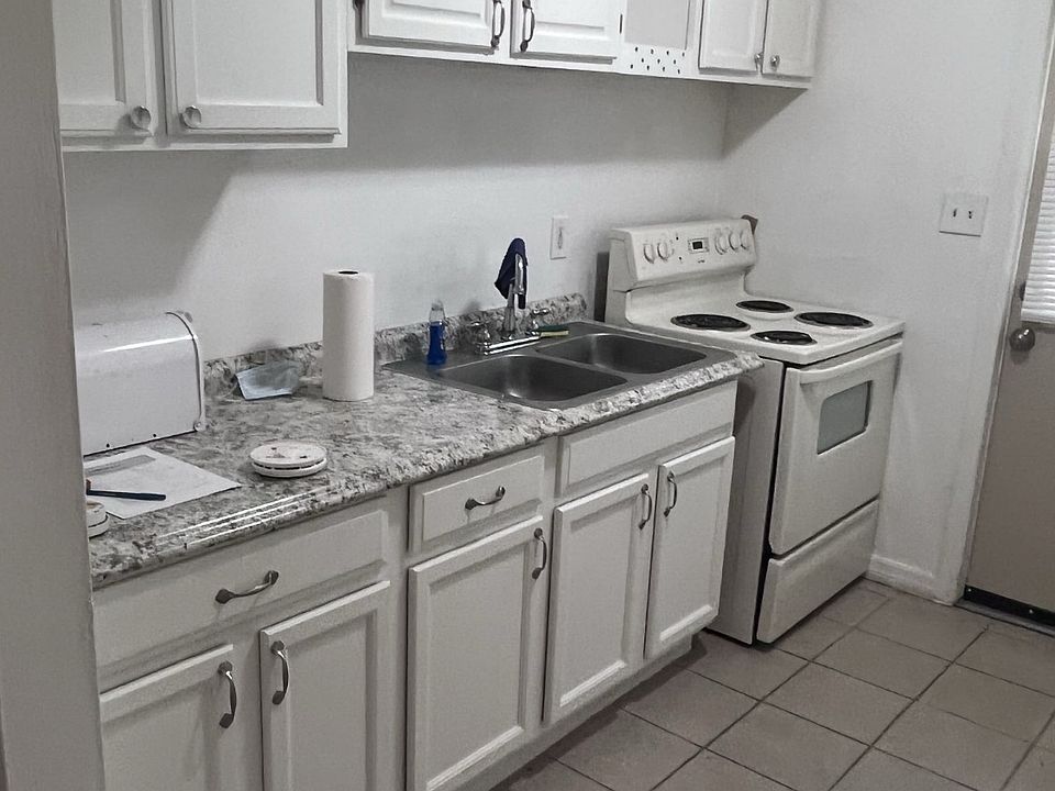1st image of 5128 E Seneca Ave #A