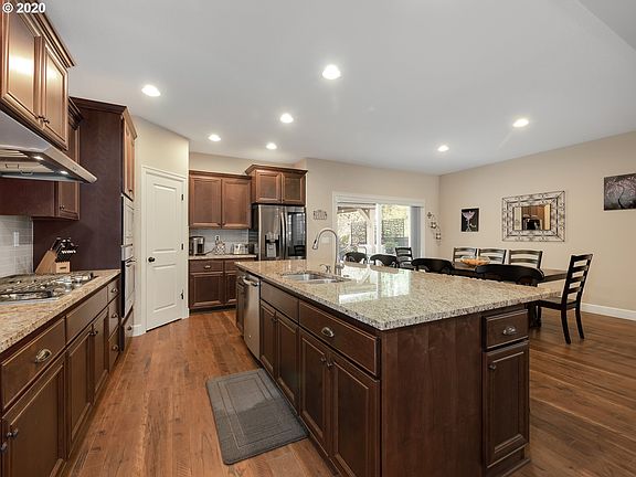 5th image of 3805 SE Willamette Ave
