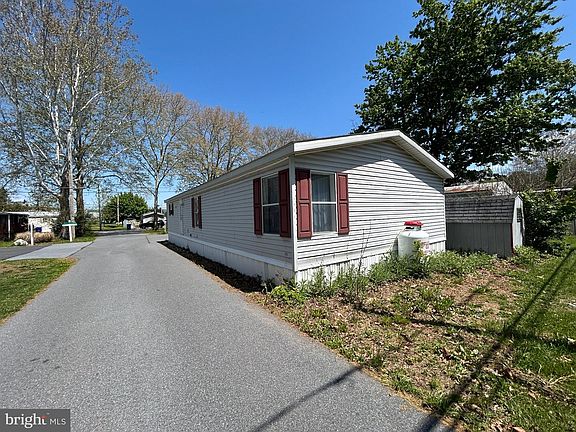 5th image of 132 Virginia Beach Ave