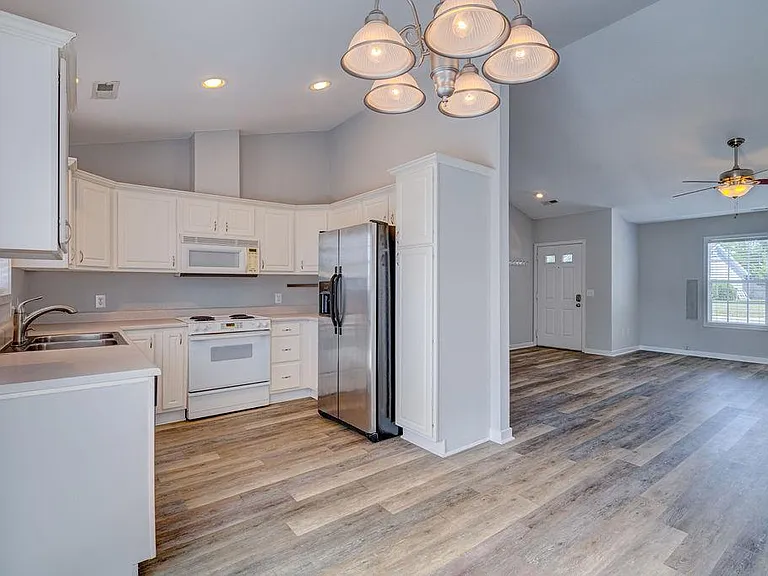 305 Hixon Pl — Photo 20