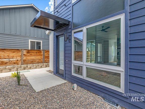 3rd image of 2810 W Bannock St #3